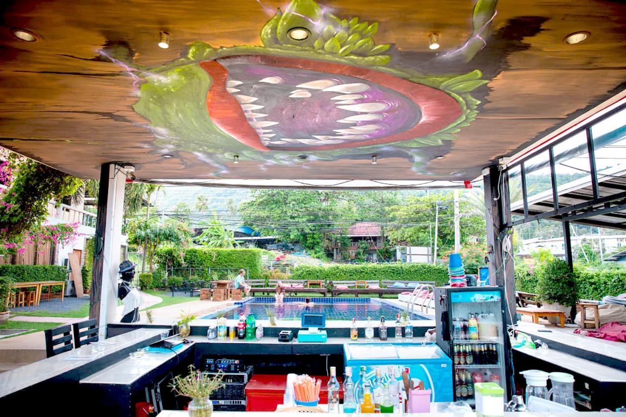 Wet! A Pool Party Hostel By Wild & Wandering Haad Rin Exterior photo