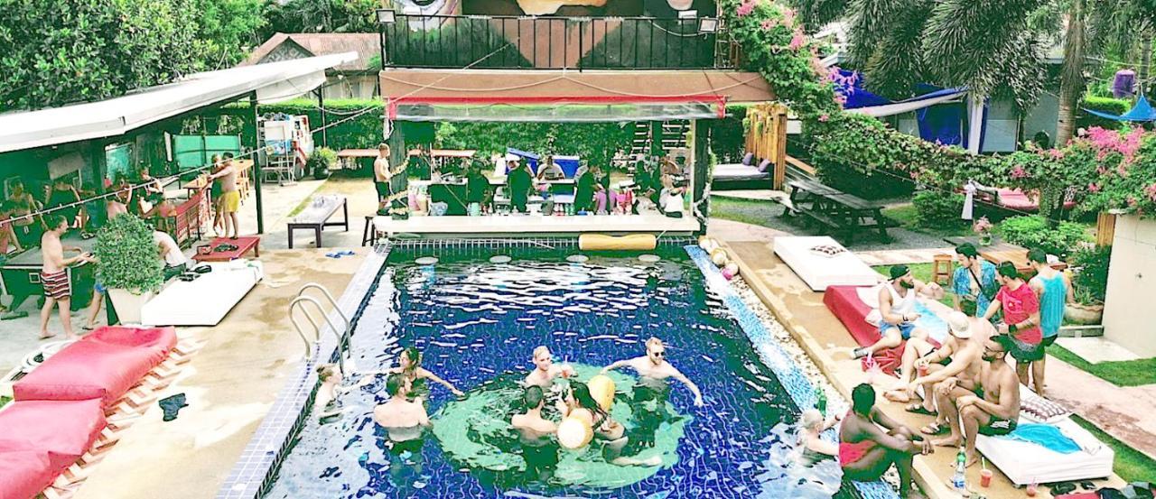 Wet! A Pool Party Hostel By Wild & Wandering Haad Rin Exterior photo